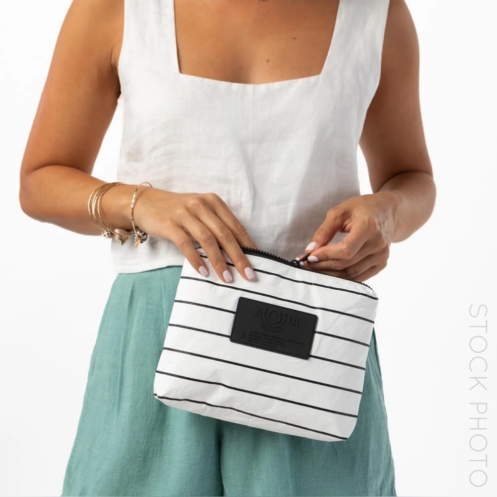 ALOHA Collection Small Pouch - Picture 2 of 7